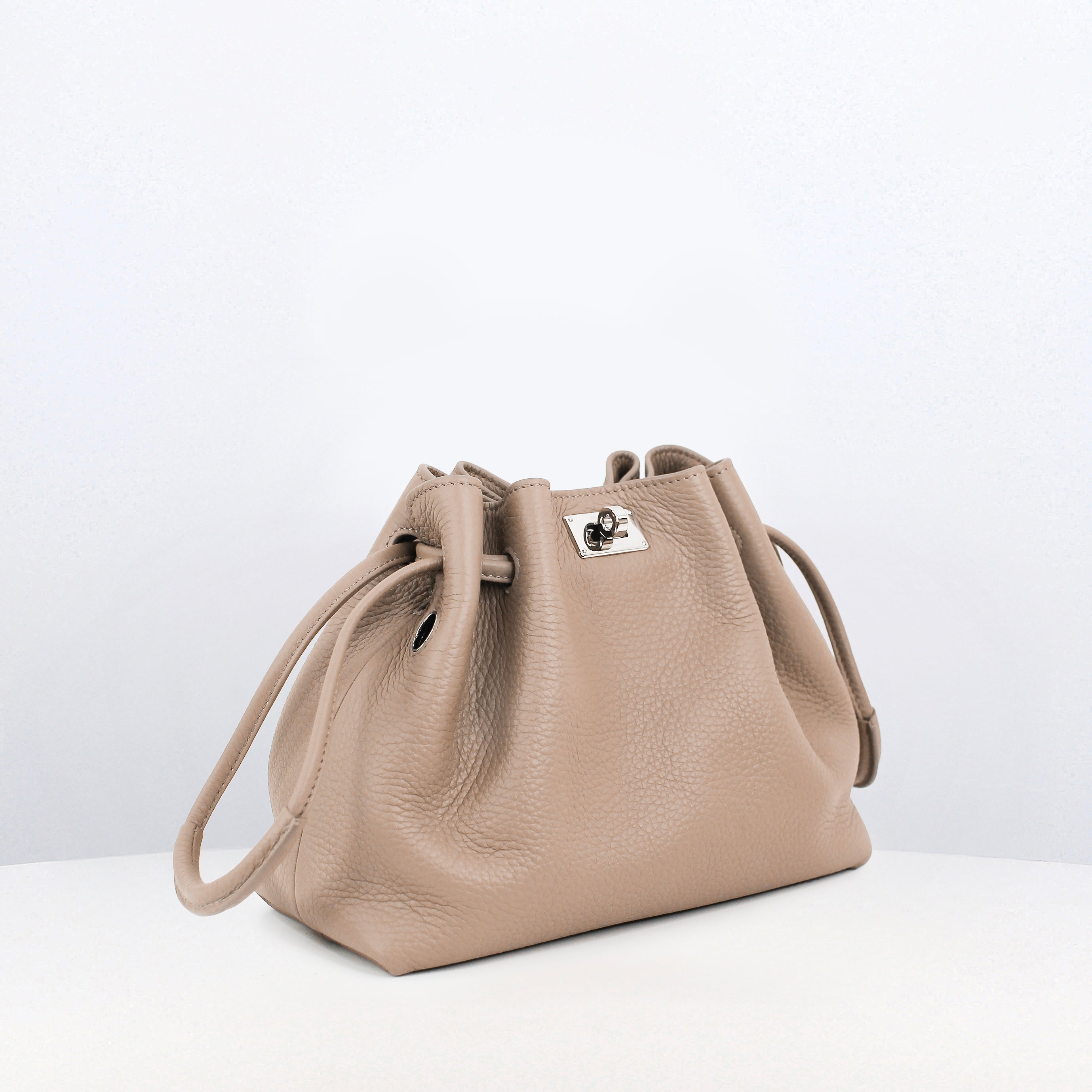 LEATHER DRAWSTRING BAG COLETTE MINI TOURTERELLE