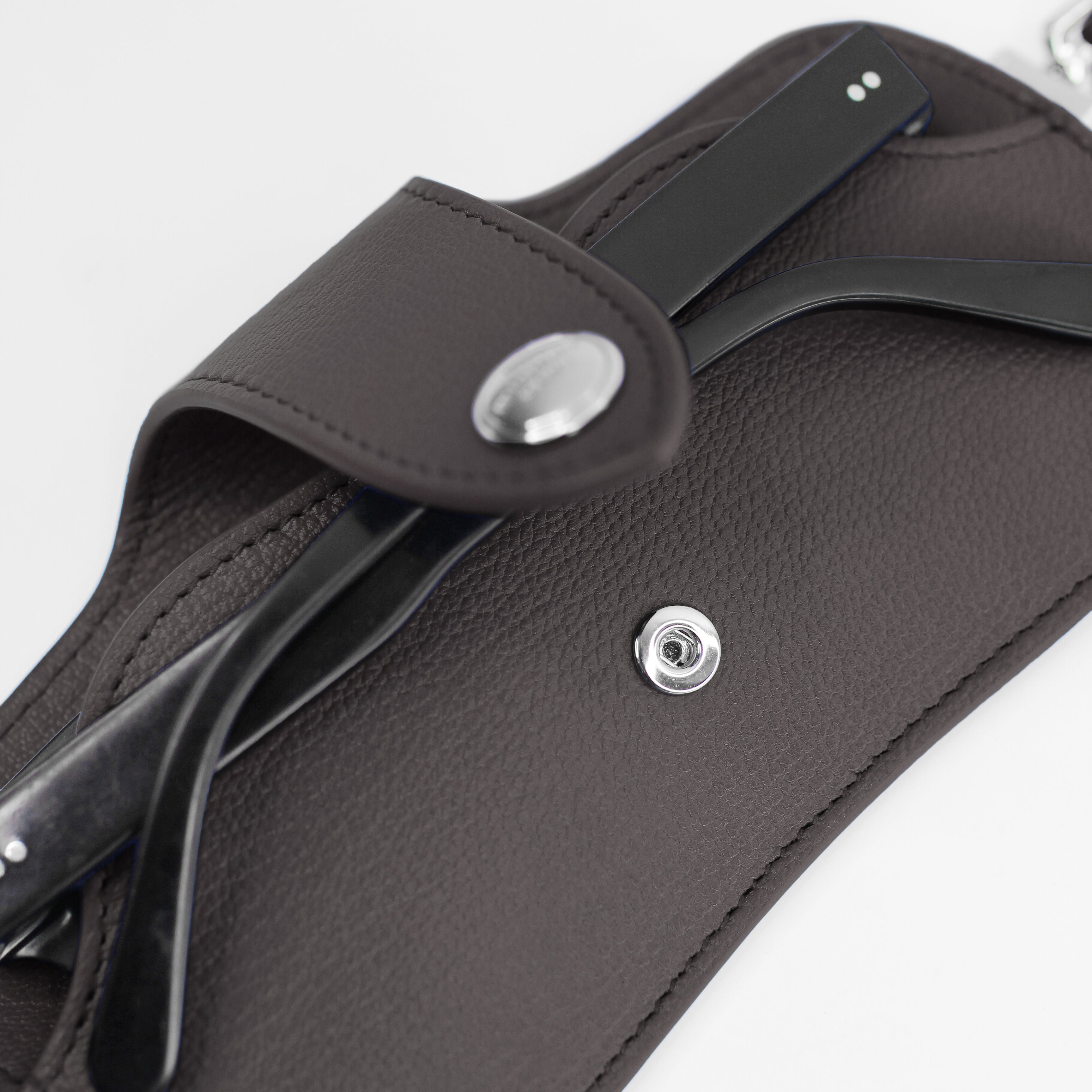 ÉTUI À LUNETTES EN CUIR GRIS CHARBON