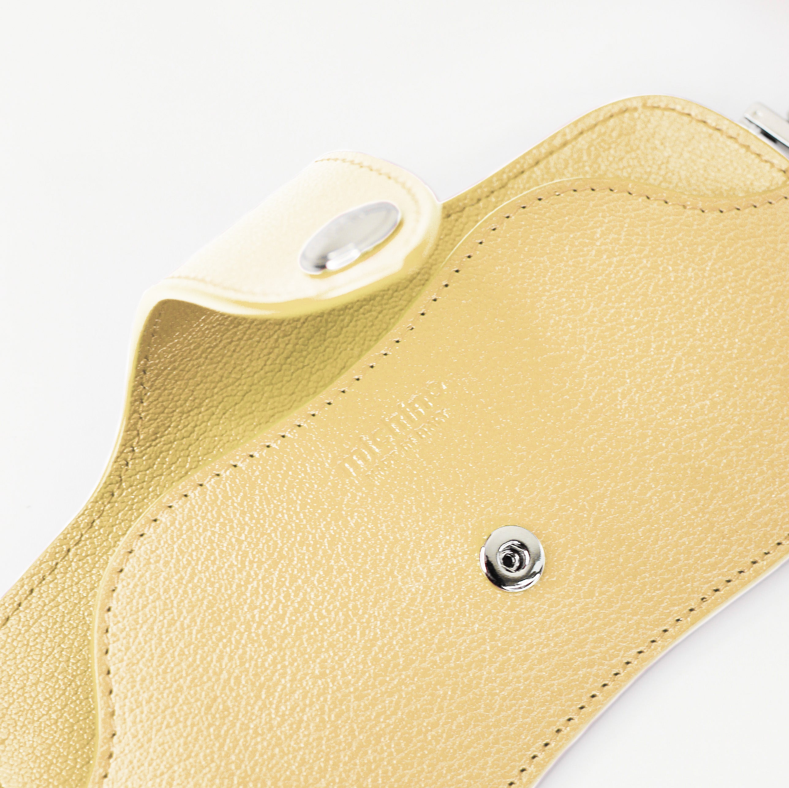 ÉTUI À LUNETTES EN CUIR POUSSIN