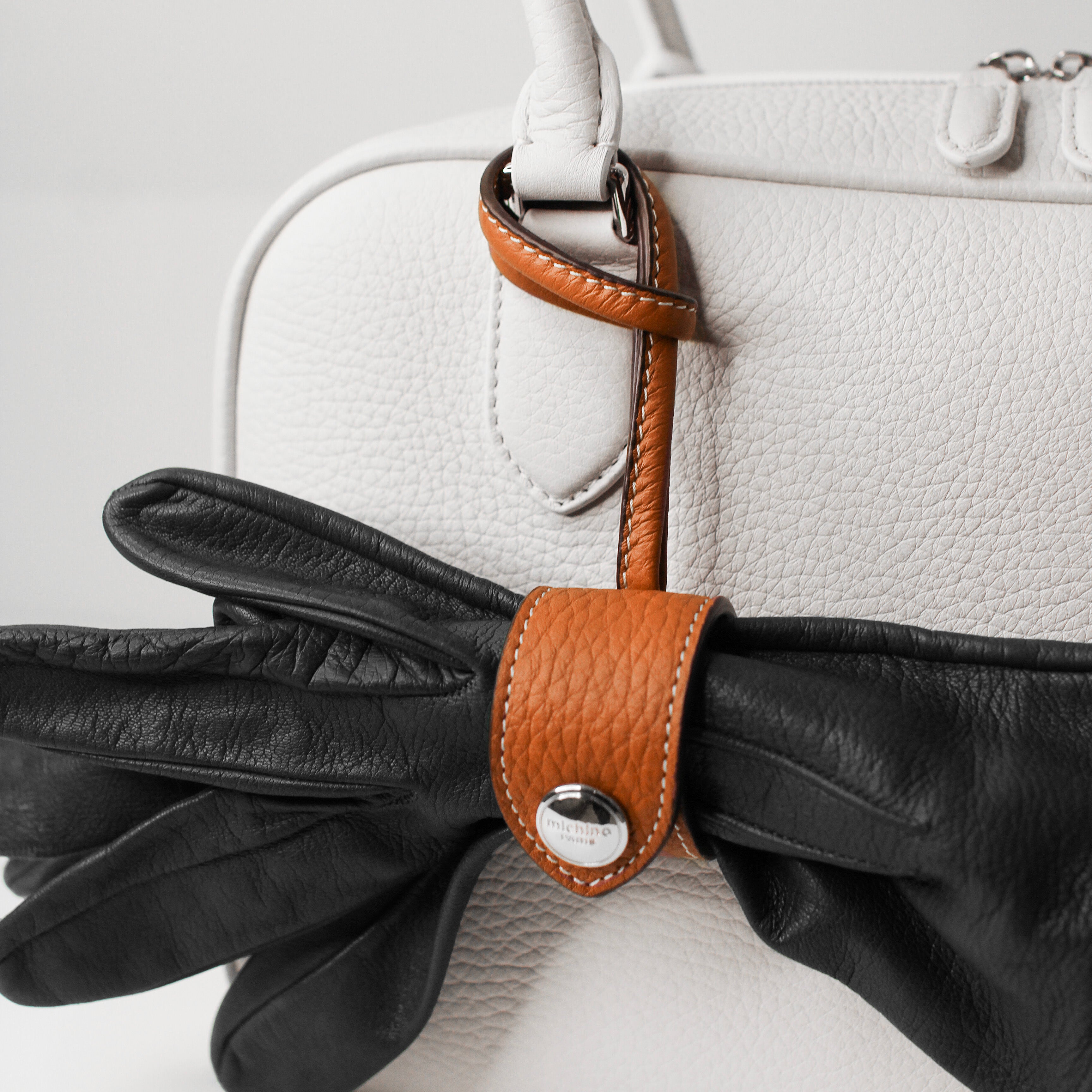 PORTE-GANTS EN CUIR GOLD