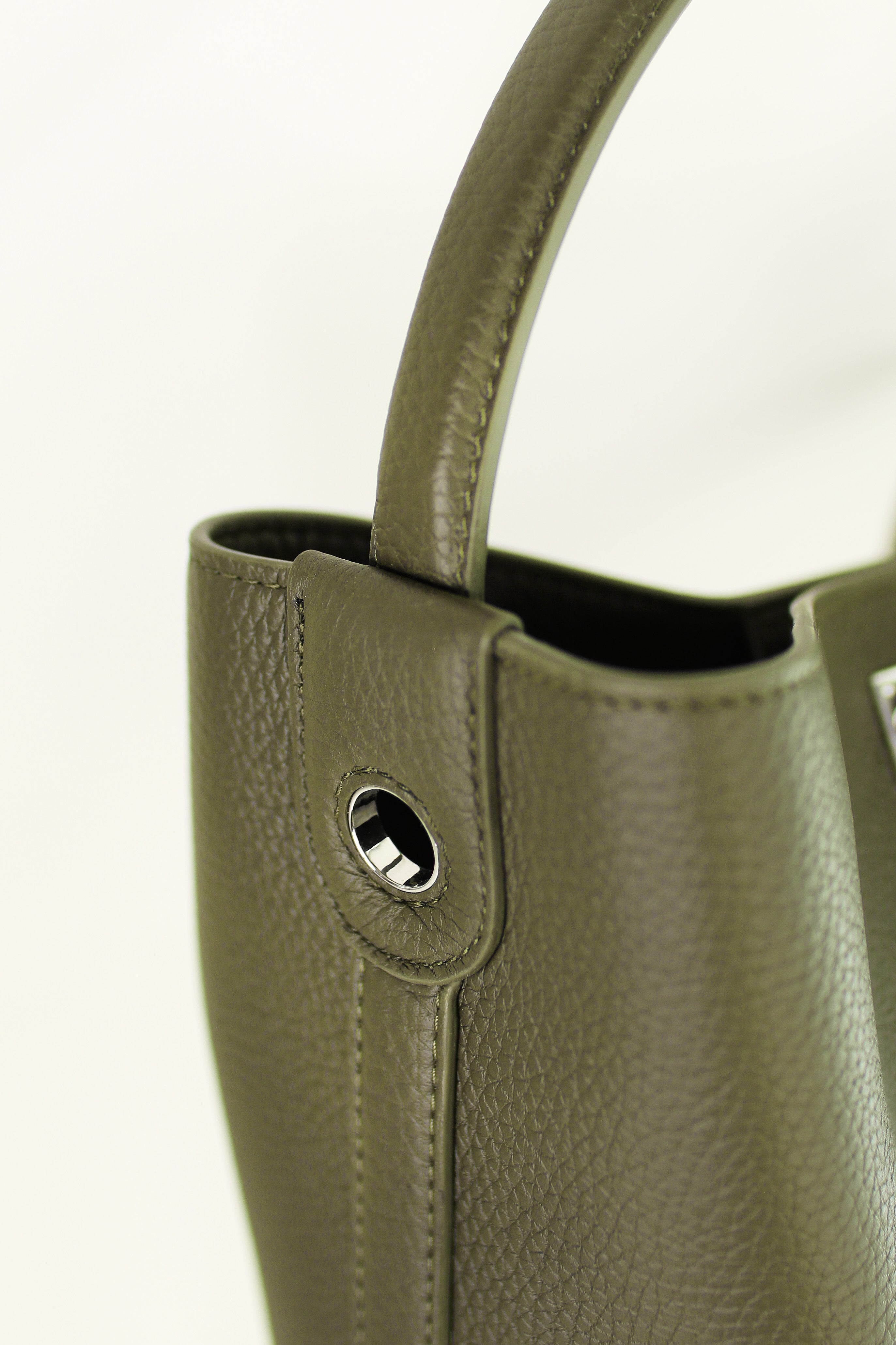 SAC SEAU EN CUIR ODEON MINI KAKI