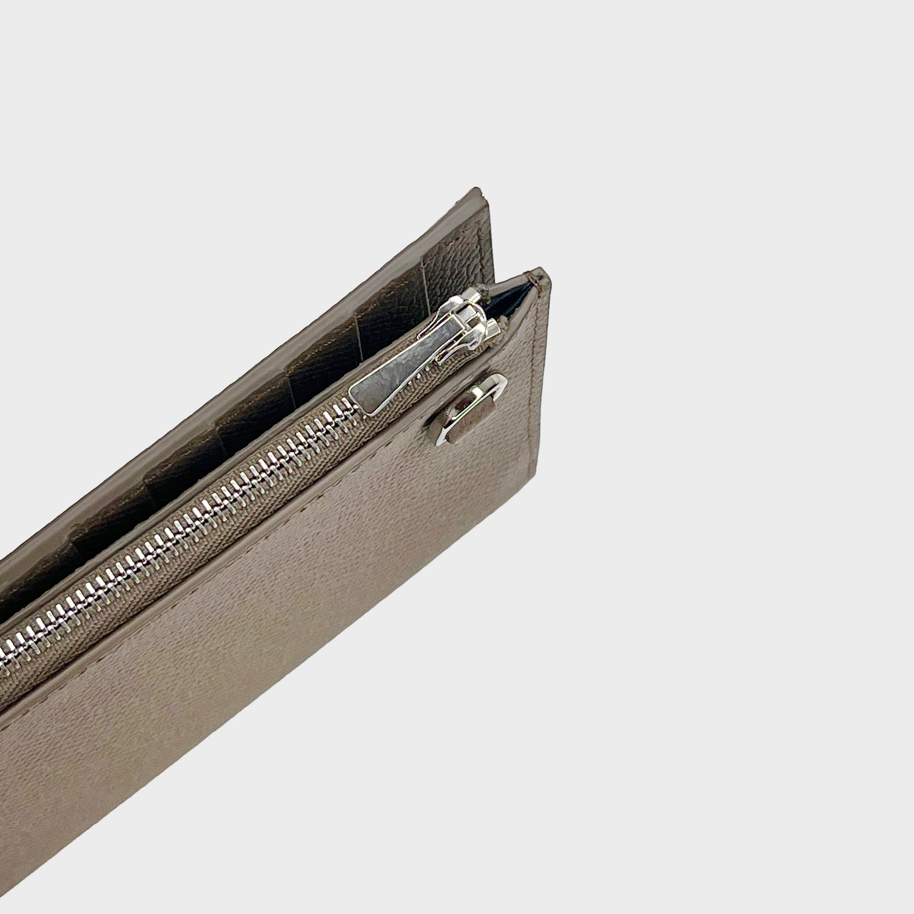 LONG PORTEFEUILLE EN CUIR À FERMETURE ÉCLAIR TAUPE