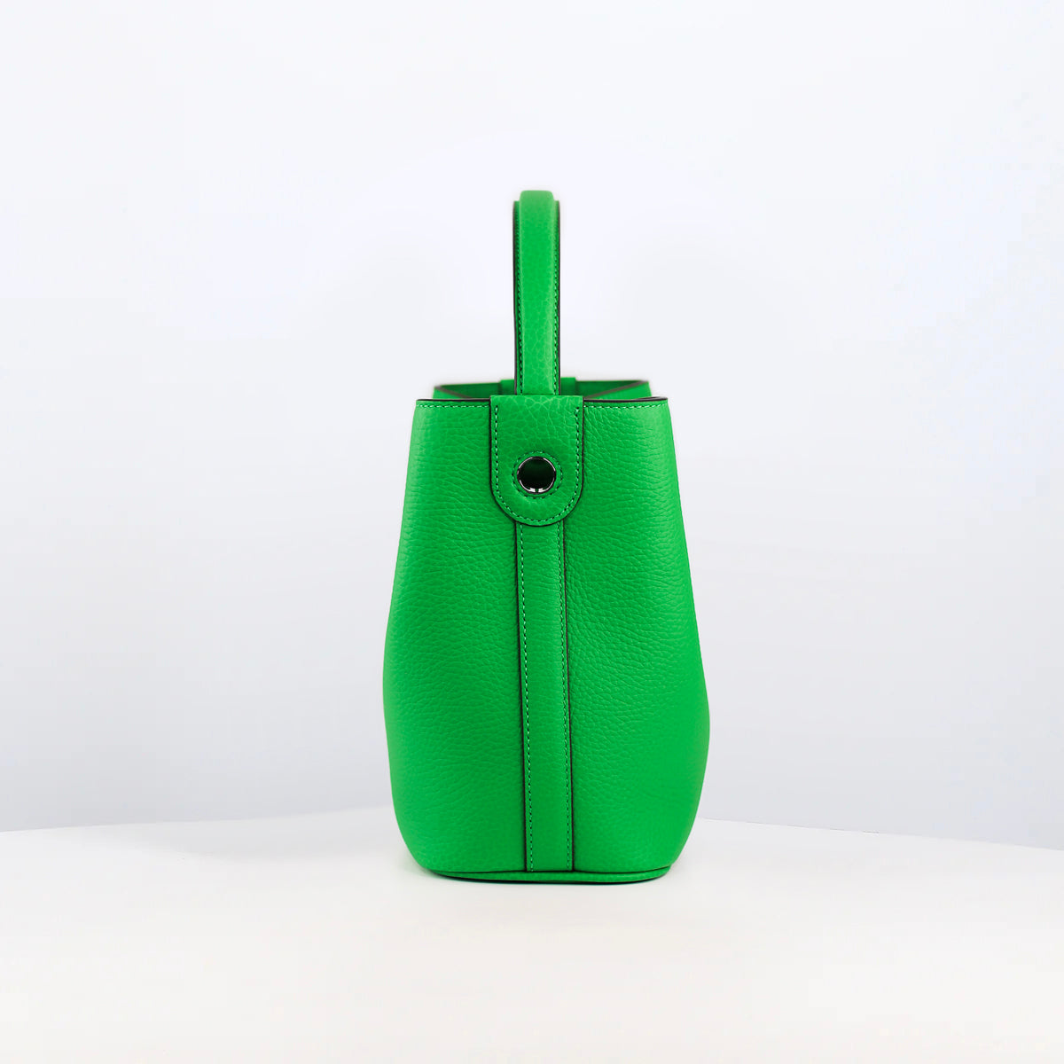 ODEON MINI LEDER-BUCKET-BAG BAMBOO