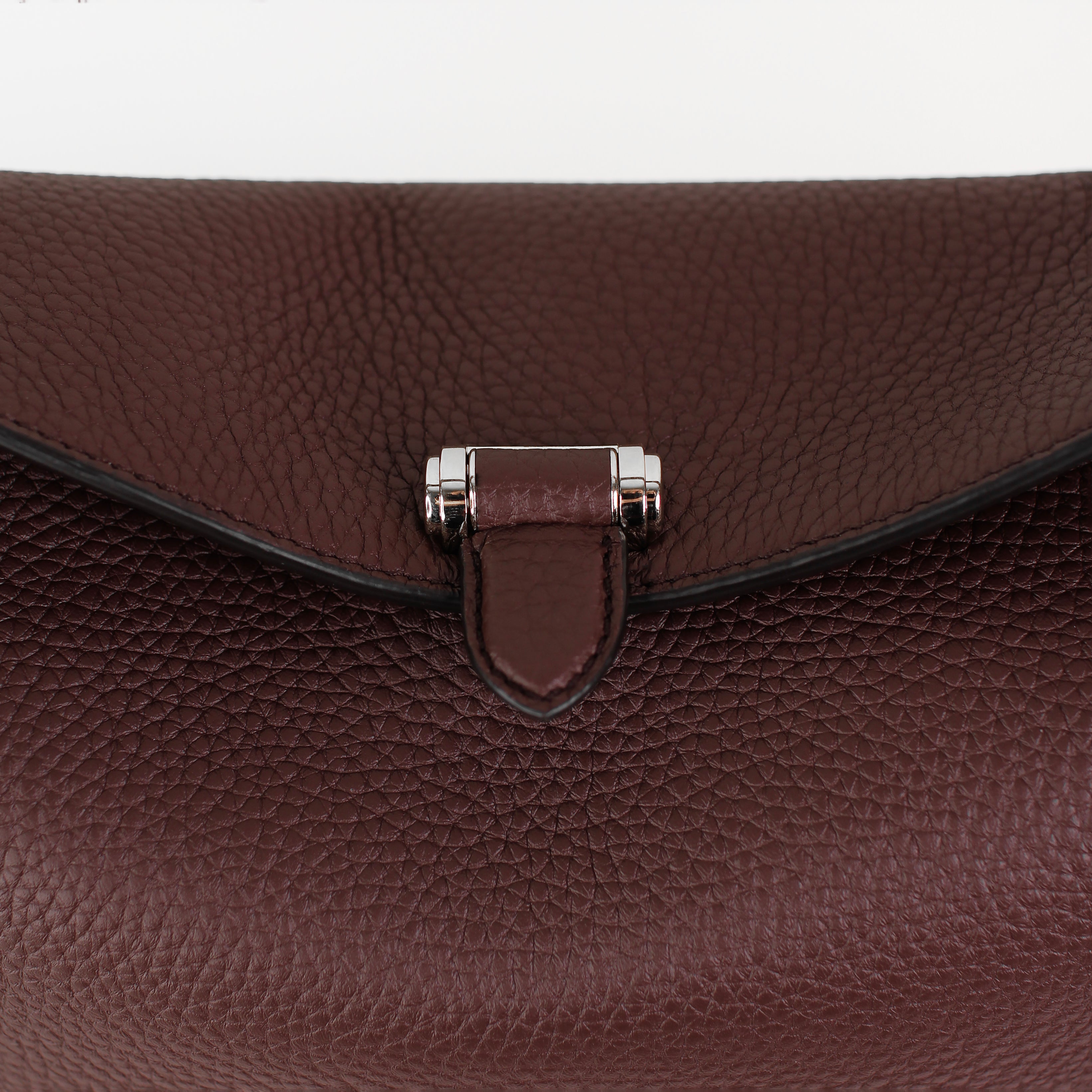 PASSY PM HYBRID HOBO LEDERHANDTASCHE PRUNE