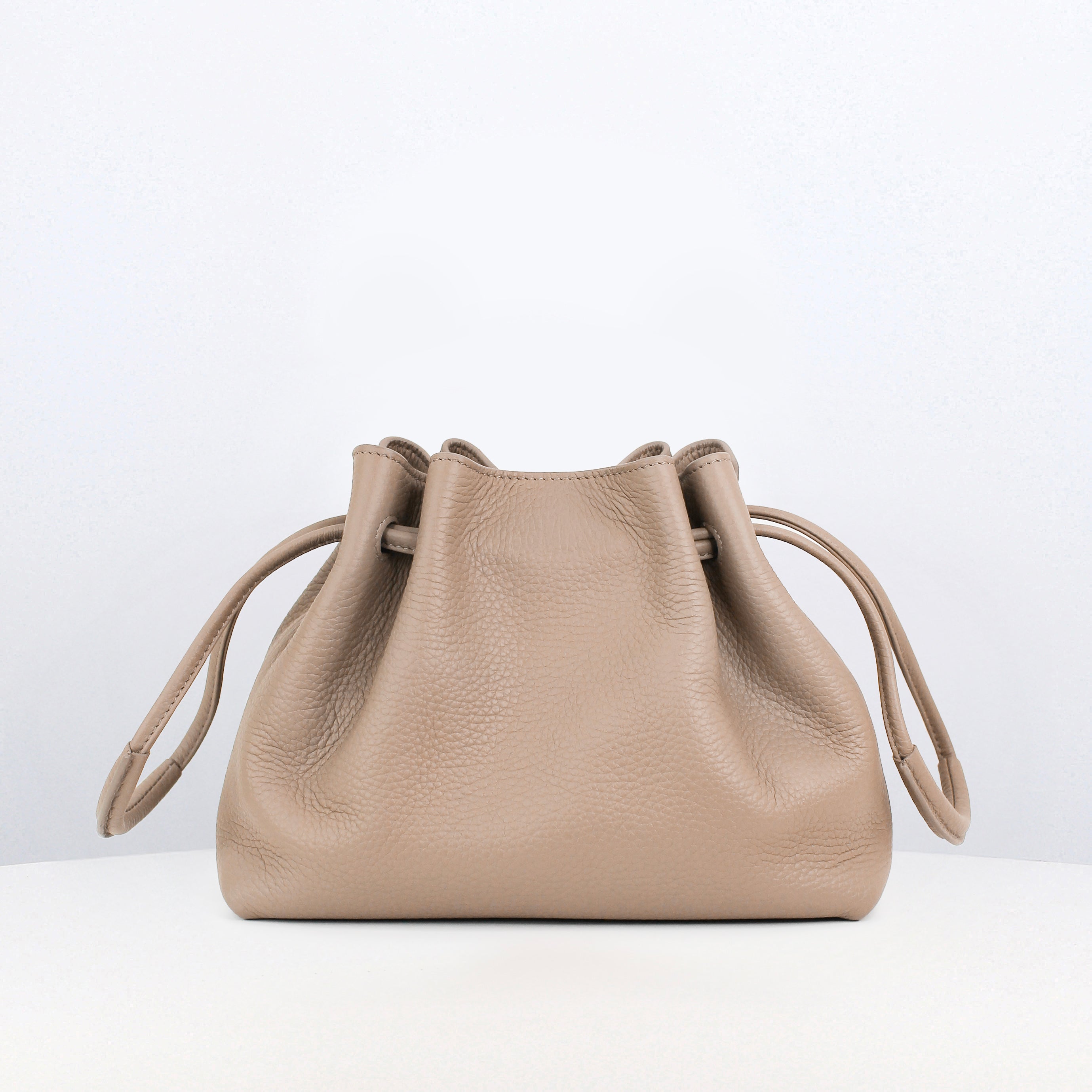 LEATHER DRAWSTRING BAG COLETTE MINI TOURTERELLE