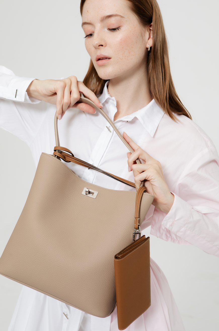 SAC SEAU EN CUIR ODÉON PM TAUPE
