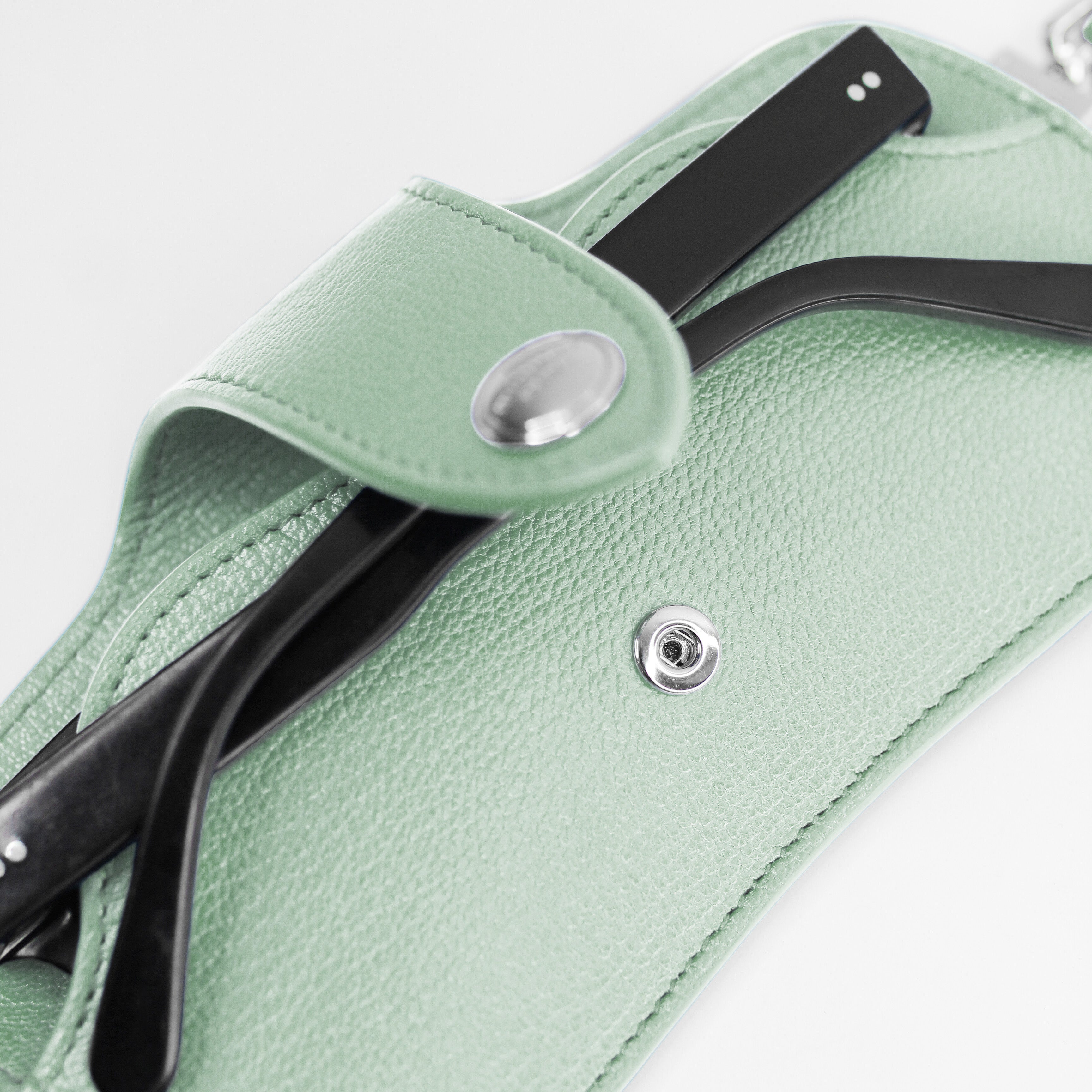 ÉTUI À LUNETTES EN CUIR VERT MENTHE