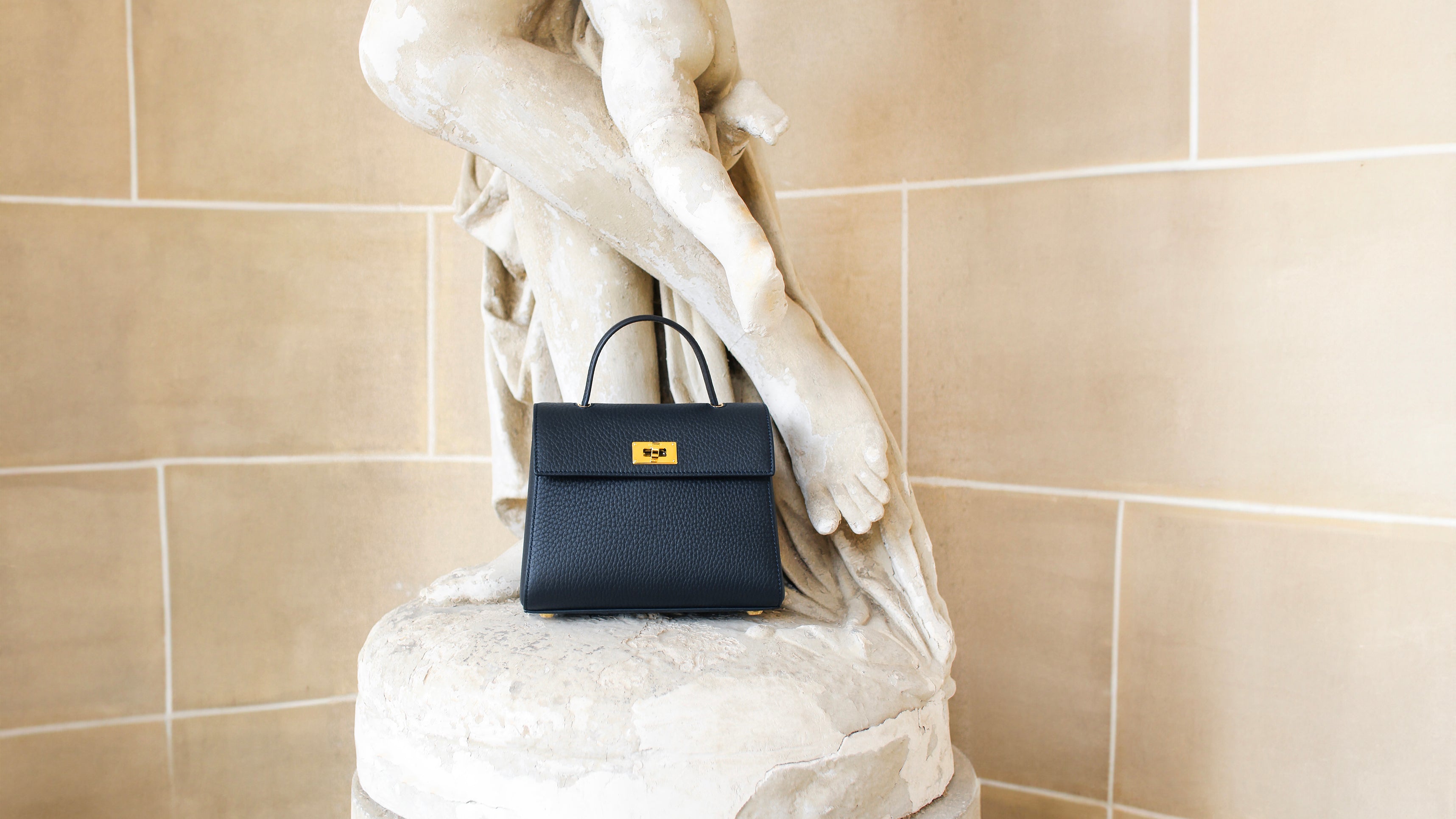 Michino Paris : Leather good brands by Yasu Michino.