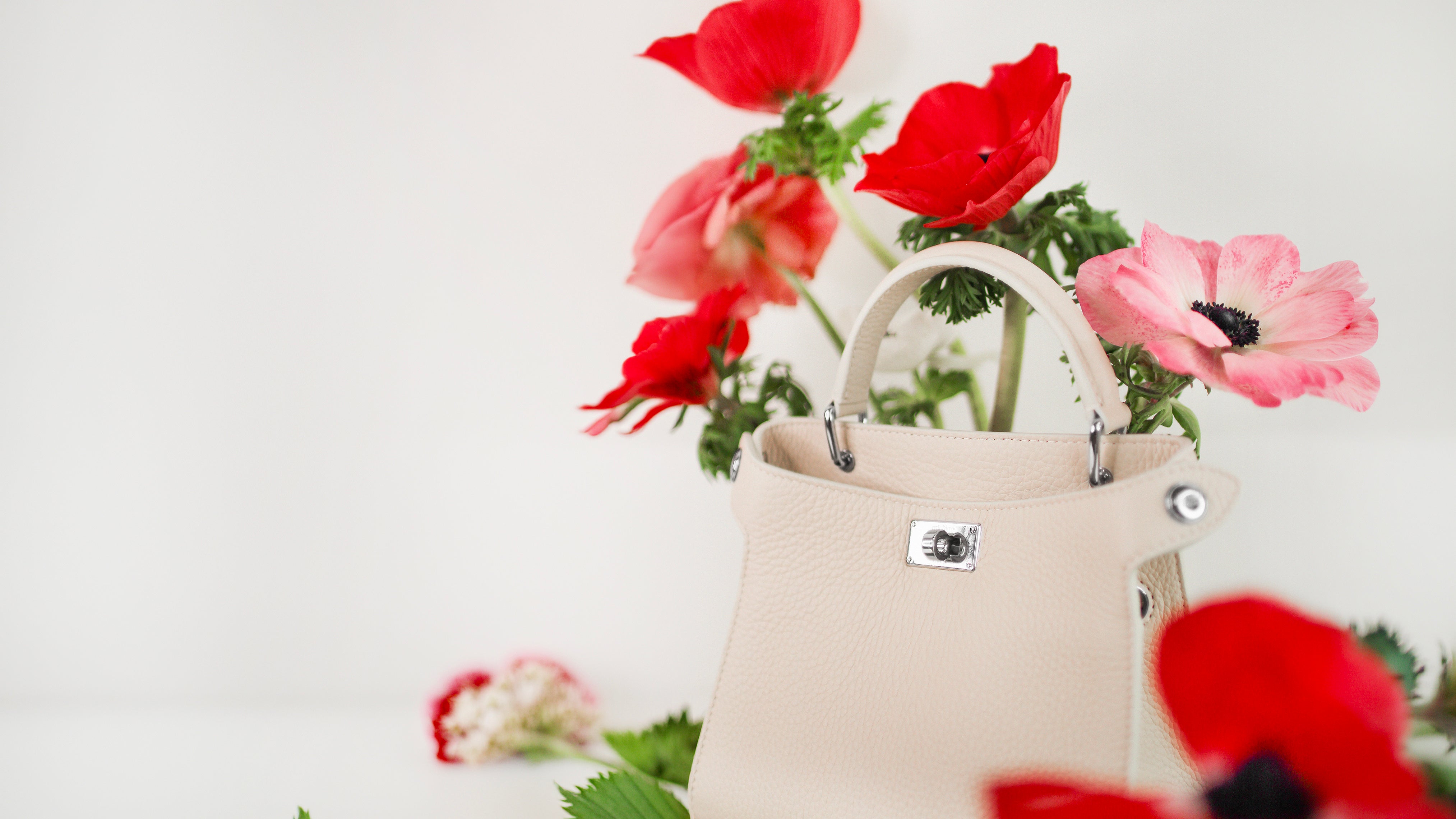 ミチノ・パリ：ヤス・ミチノによるレザーグッズブランド