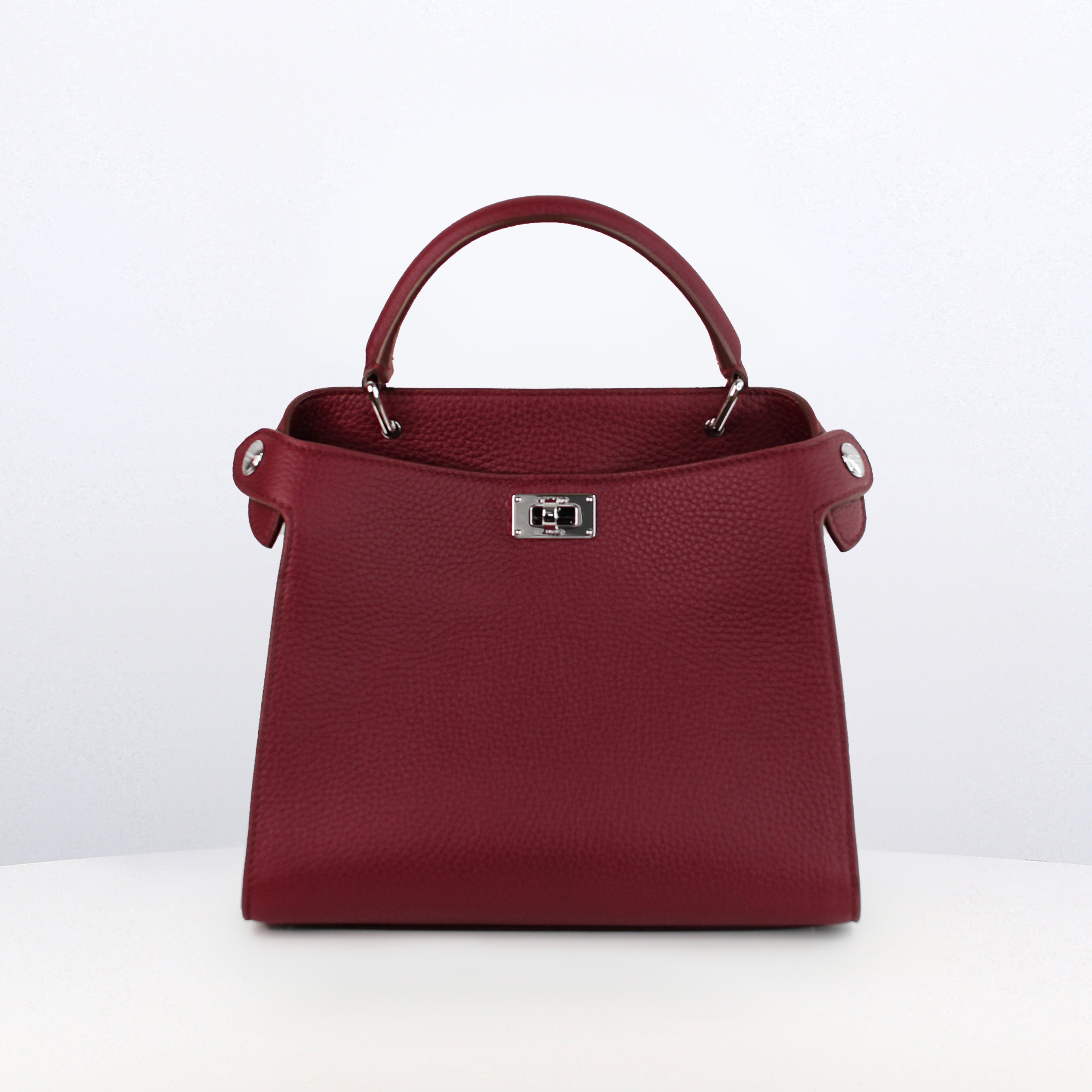 ミチノ・パリ：ヤス・ミチノによるレザーグッズブランド