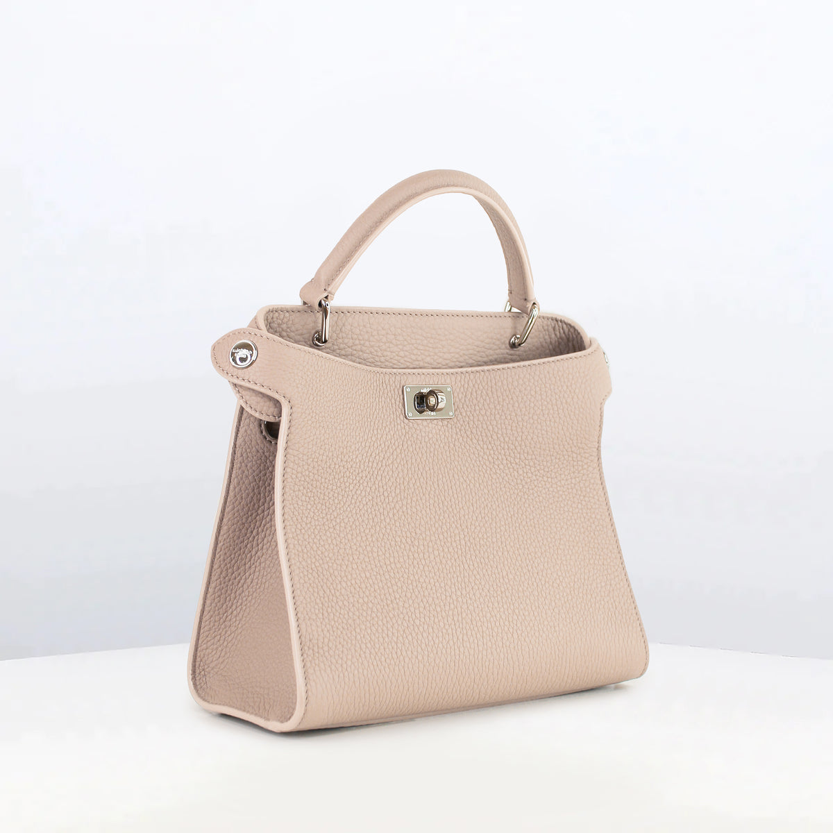ミチノ・パリ：パリ発の上質なレザーグッズ – Michino Paris