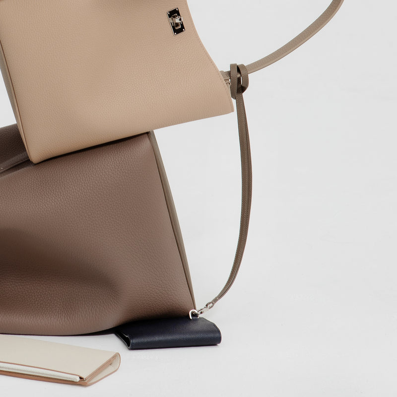 SANGLE EN CUIR TAUPE