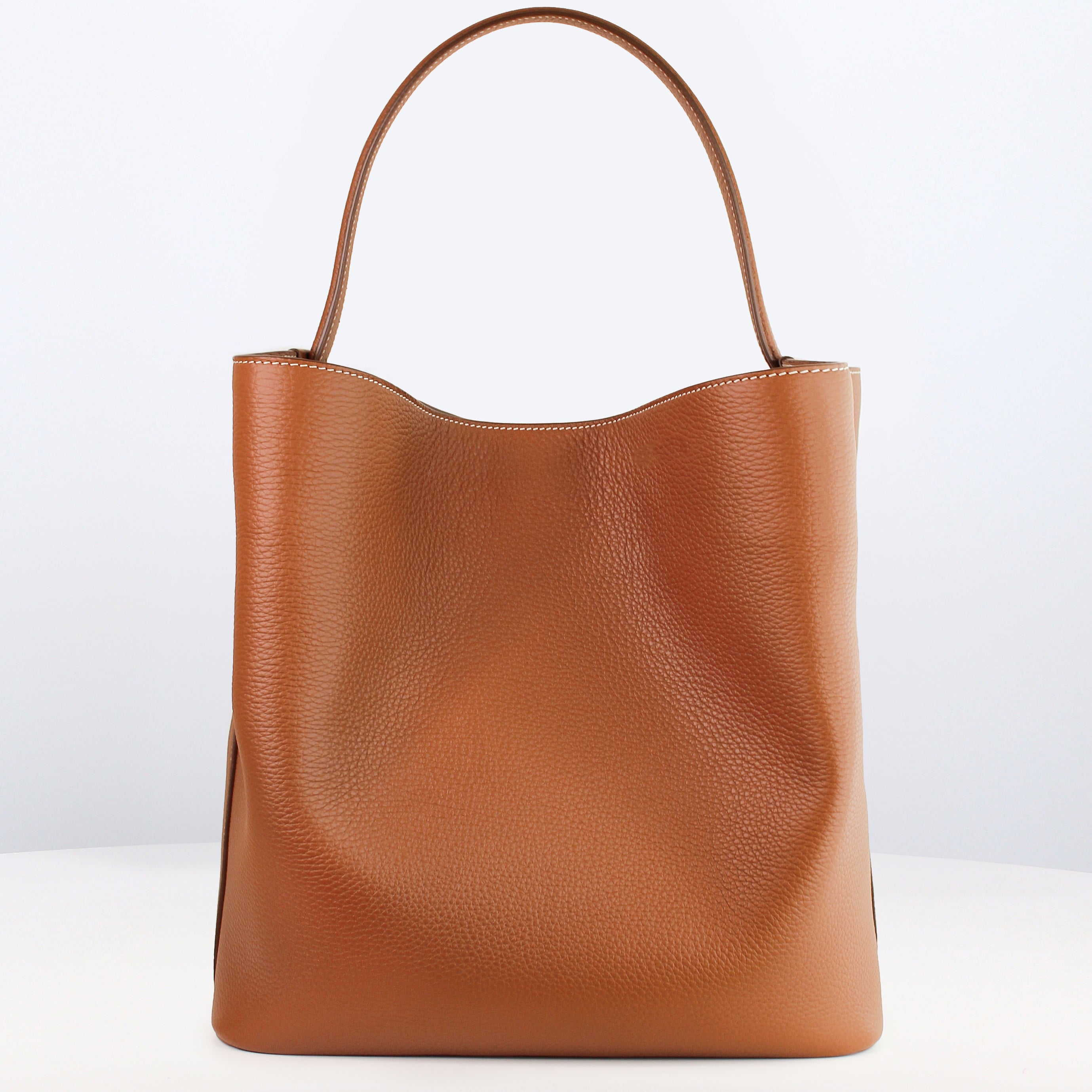 SAC SEAU EN CUIR ODÉON GM GOLD