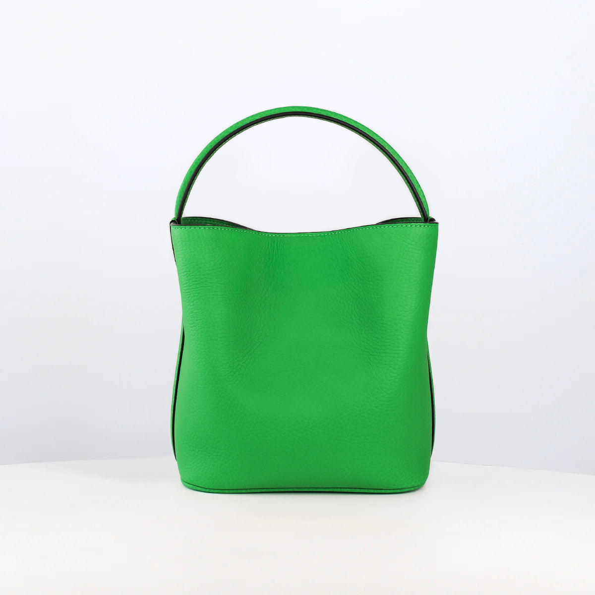 ODEON MINI LEDER-BUCKET-BAG BAMBOO