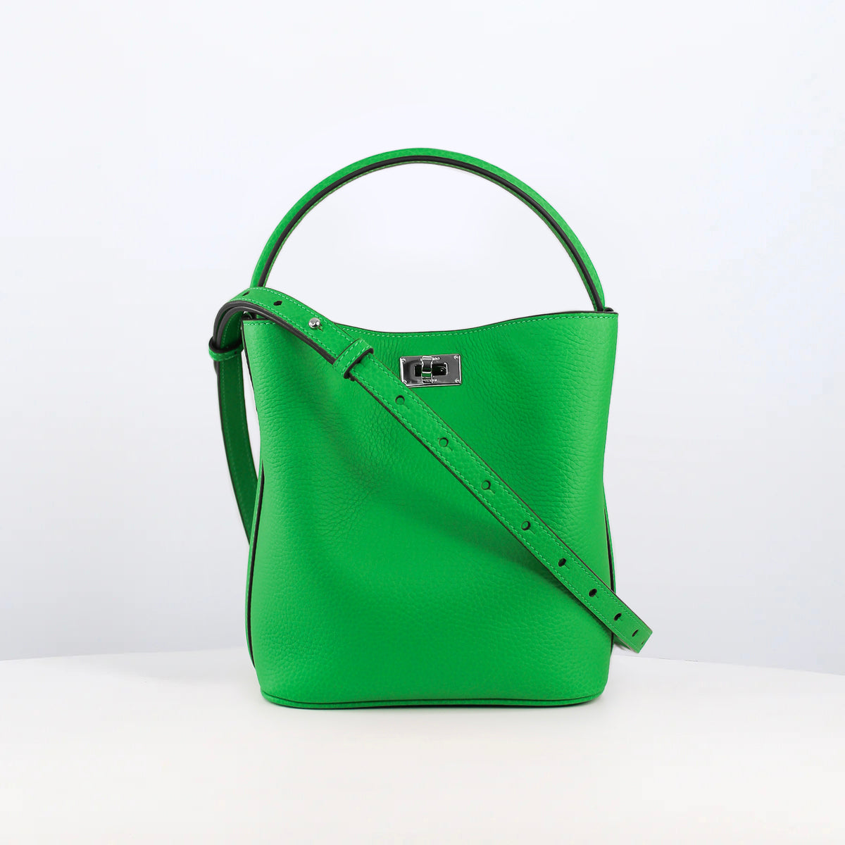ODEON MINI LEDER-BUCKET-BAG BAMBOO