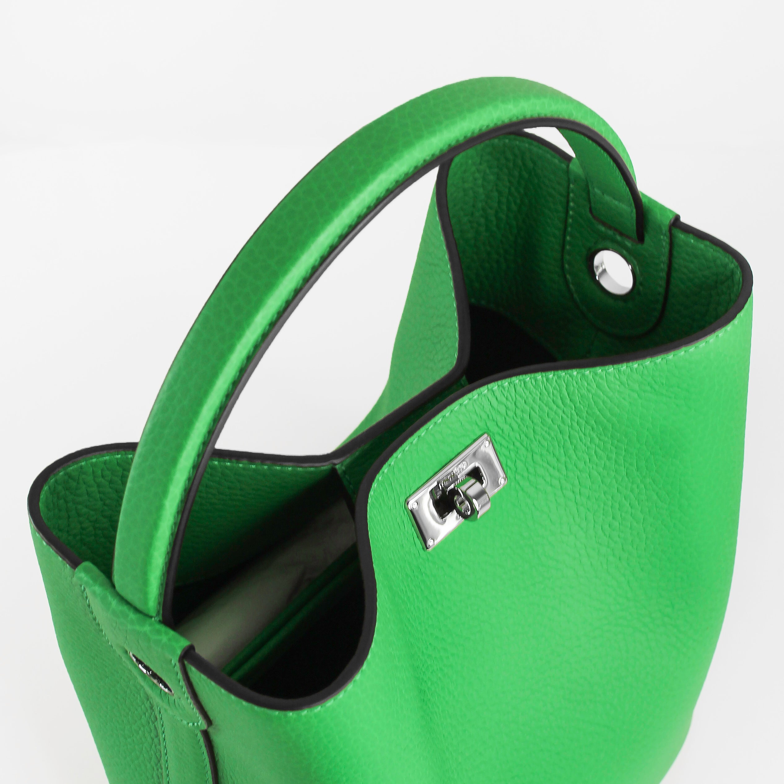ODEON MINI LEDER-BUCKET-BAG BAMBOO