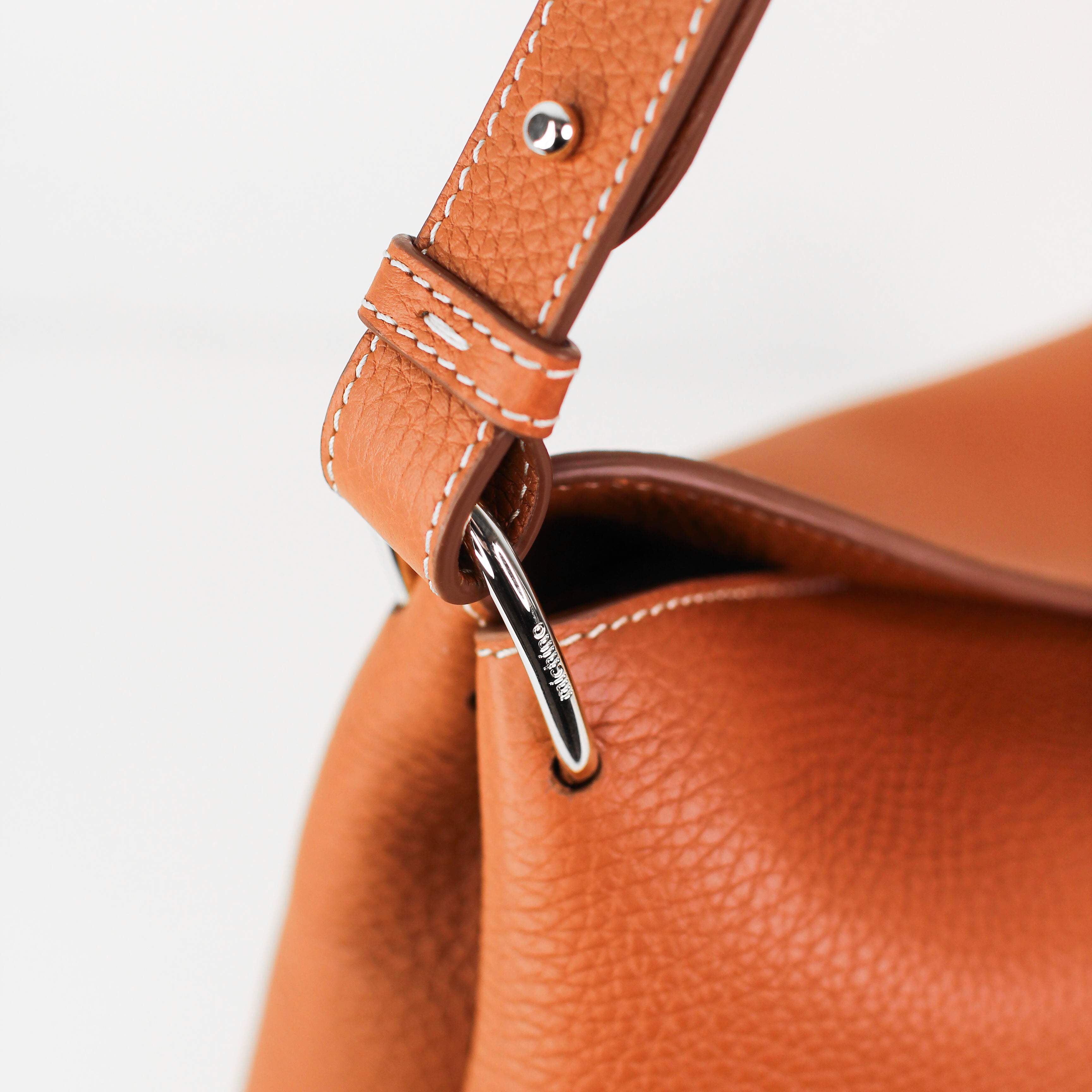 パシー スモール ハイブリットホーボー レザーバッグ ゴールド