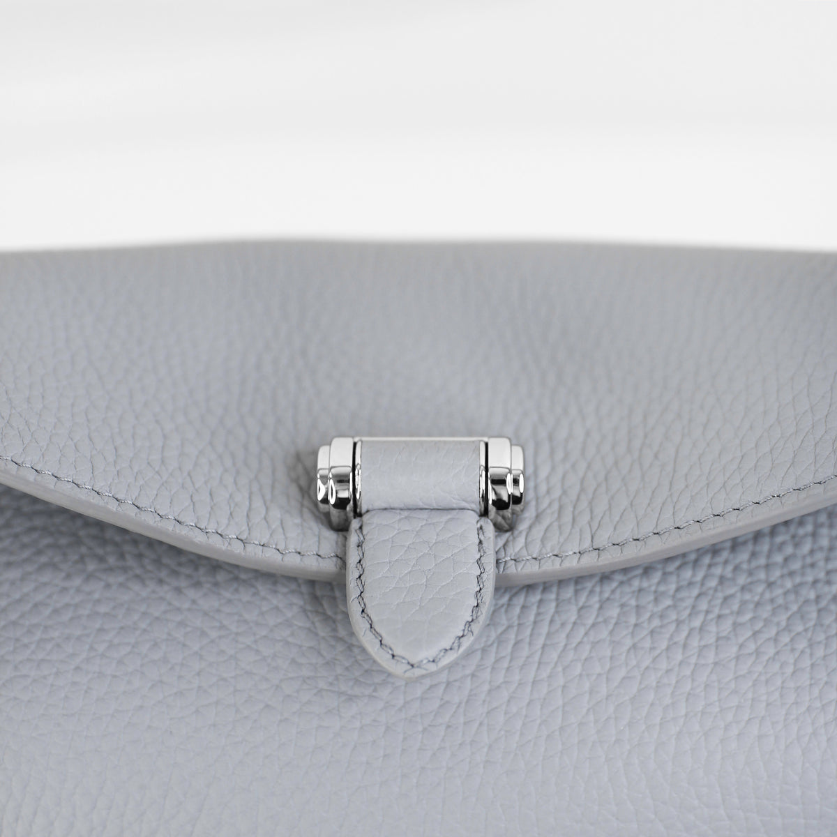 PASSY PM HYBRID HOBO LEDERHANDTASCHE NUAGE