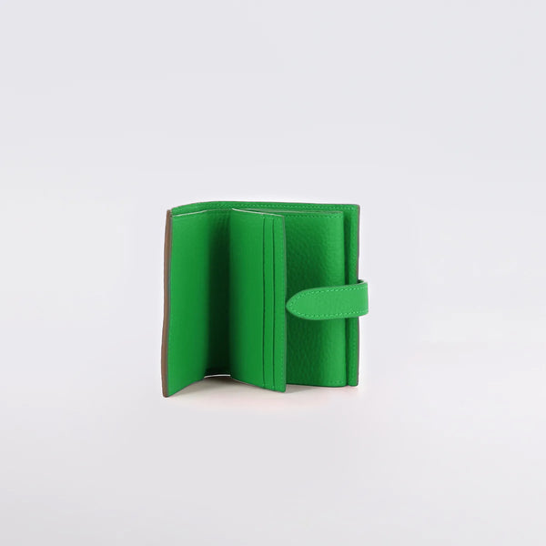LEATHER BIFOLD WALLET TAUPE / GREEN BAMBOO
